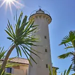 Апартаменти Comfy And Sunny *