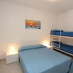 Comfy And Sunny Апартаменти